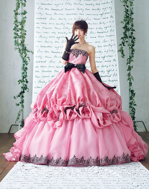 karinosa:  threewholepotato:  hkctvdramas:  Shinoda Mariko in LOVE MARY Dresses  STOP     I want to flounce around in these so bad it hurts