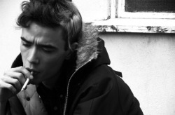 mossai:  smohkine:  blckleathercupcake:  Jamie Blackley    who