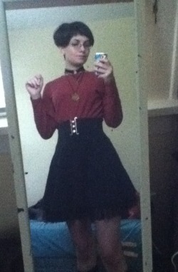 203y:  terribad ipod pictures but i also looked Super cute today