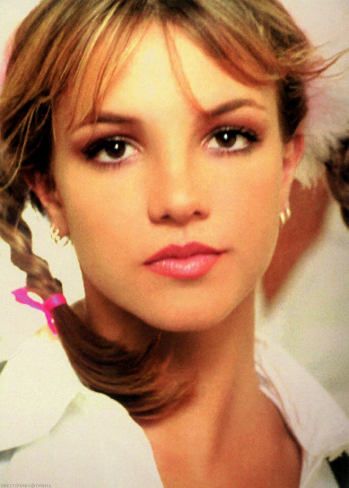 https://m.youtube.com/watch?v=lu771j9xMP4 My loneliness is killing me…I must confess I still believe you are my GOD. When i look at you I lose my mind. So give me a loooser sign…and tease me baby, one more time!