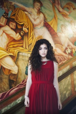 imalordefan:  Outtakes Lorde for Nylon // photos by Francis Carter