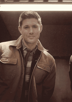 halewinchester:  Anyone that says they can’t watch him lick