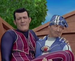 penguinqueen423:  Just look at Sportacus’ face as he holds