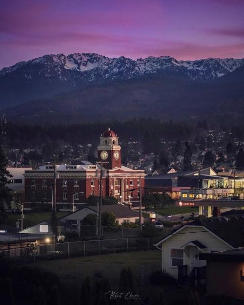 visitportangeles:  Cotton candy skies over the #OlympicMountains