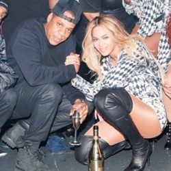 queefsweat:  u kno jayz knees hurtin u kno he not supposed to