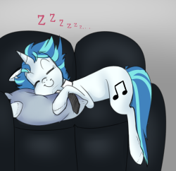 vinyl-and-octavia-in-romance:  *rub rub rub*  X3