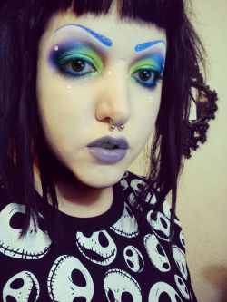 dracmakens:  my makeup for work today. I haven’t used my Lime