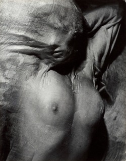 hotparade:  Erwin Blumenfeld - Nude Under Wet Silk, Paris, circa