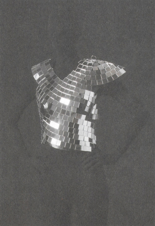 archive-pdf:  Maison Margiela: Small mirror squares from a faceted