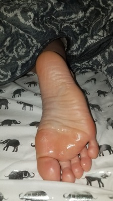 myprettywifesfeet:  My pretty wifes beautiful moisturizer soles.please