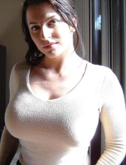 milf-obsession:  Tight shirt