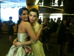 loquatly:  scarsbecomearmor:Sonam Kapoor x Fan BingBing   ok…