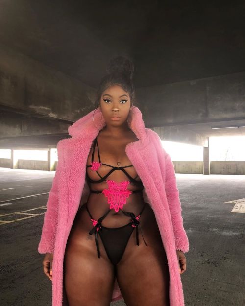 blackbonnielovesyou:  😍💋🖤