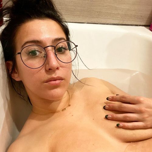 Day 4: Okay I live in my bathtub now then I guess https://www.instagram.com/p/B-AiROrgqGP/?igshid=zucomlg7bljs