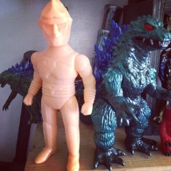 videov0mit:  Flesh colored jet jaguar #kaiju #kaijuvinyl #sofubi