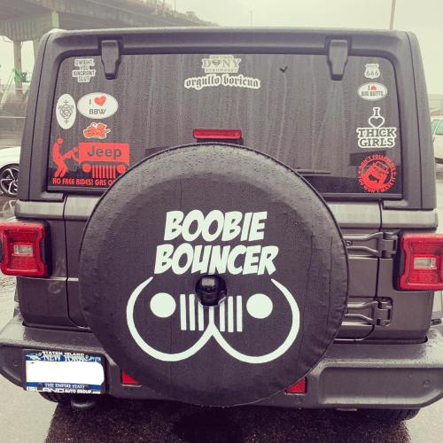 fitzsimmvns:  This Guy Totally Has Sex…..