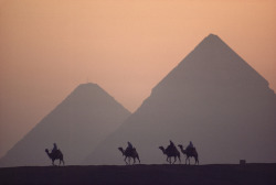 unrar:  Giza, Egypt, Gordon Gahan. 