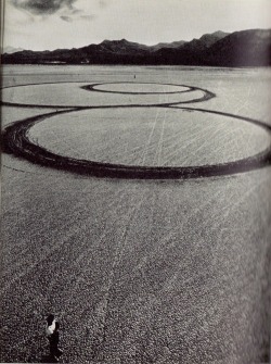 nobrashfestivity:  Michael Heizer  Circular Surface Planar