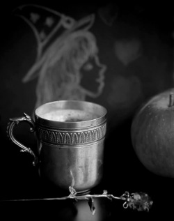 spells-of-life:  Apple love potion. Ingredients (1 potion): 