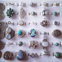 wanderlustbetty:  Asdfghjkl I want them all sooooo bad!! 😍💍💙