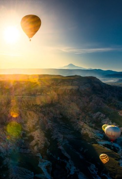 0rient-express:  rise of the balloons | by CoolBieRe ™.  