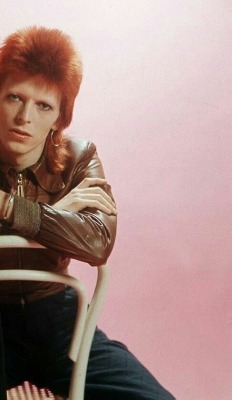 vezzipuss:David Bowie, Circa 74 ⚡️