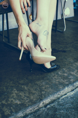 kickingoffmyheels:  Tattoed high arched feet coming out of the