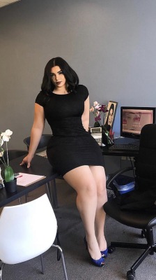 exxxoticwomen:  Tall and thick