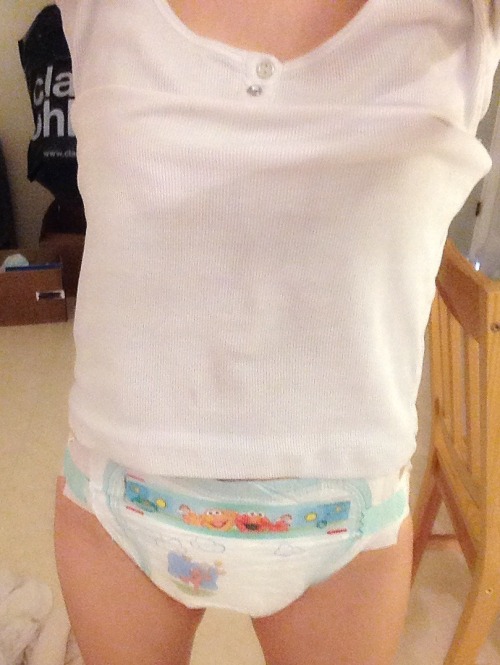 lesbianpetra:  myabdllife:  Iâ€™m feeling soooo sexy in these!  What ya think, huh? ;)  Beautiful lesbians - Soft velvet - Girls in diapers - Peeing ladies @ lesbianpetra.tumblr.com 