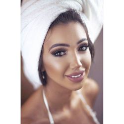 👳 getting ready with @littlefairphotography_ by chloe.khan