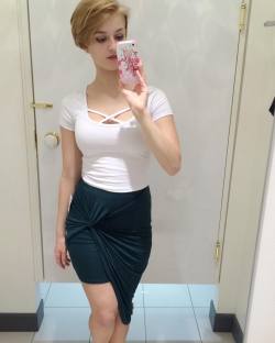 inter-galactic-planet-ary:  Iâ€™m a dressing room model.  (at Charlotte Russe)