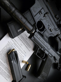 militaryandweapons:  HK USP Tactical .45 