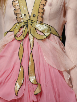 lamorbidezza:  Gucci Spring 2016 Details  