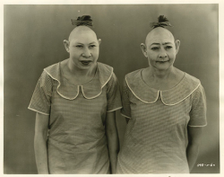 poupeedream:Gorgeous cast portraits from Tod Browning’s ‘Freaks’