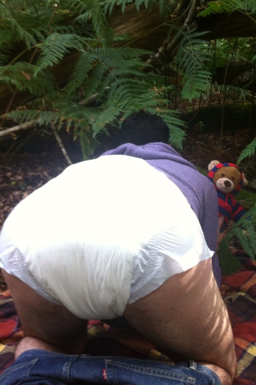 lilscruff:  babyjasonabdl:  JJ bear having a fun adventure too.   I am so jealous of your tee shirt.