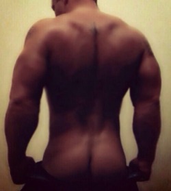 domsirdaddy:  Oh yeah happy hump day! And remember it’s 18+