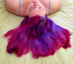 saraandhergreatperhaps:  The new hair!For this I used Manic Panic