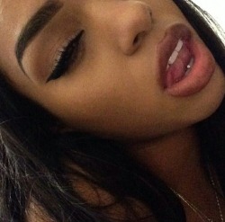 luxurygoldgodess:  http://luxurygoldgodess.tumblr.com  vtk