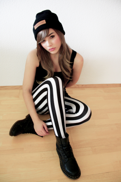 fashionpassionates:  Get yours: MONOCHROME STRIPE PANTS 