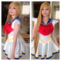 blushingbabydoll:  Sailor Moooooon :3  T used to dig this show!