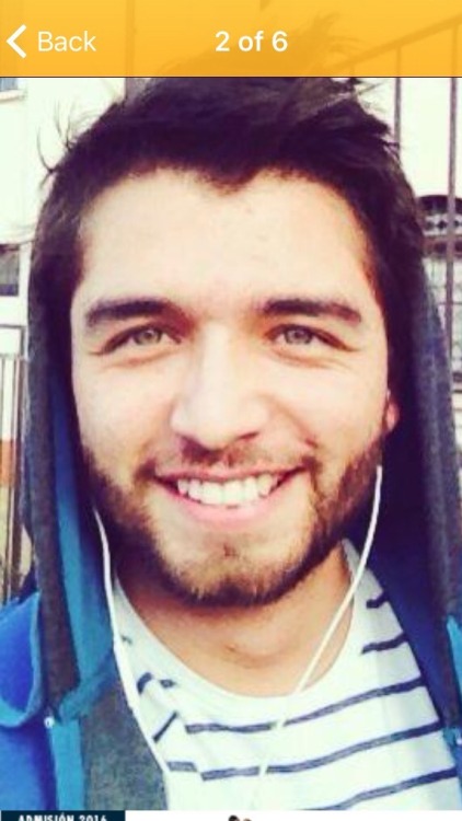 chilenosgayaldesnudo:  Matías; que se hace llamar Martín En Grindr  Engañando una vez más al pololo  De Viña del Mar 25 años Eterno estudiante de Prevencion de Riegos 