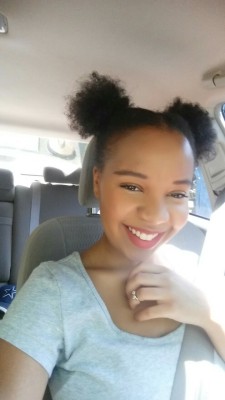 southern-slayed:  I can do anything because i have afro puffs