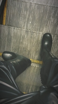 reporterstueck:  In Bekina rubberboots through Cologne