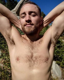 leojay-nsfw: Airing out the pits 😊 #gay #pits #armpit #hairy