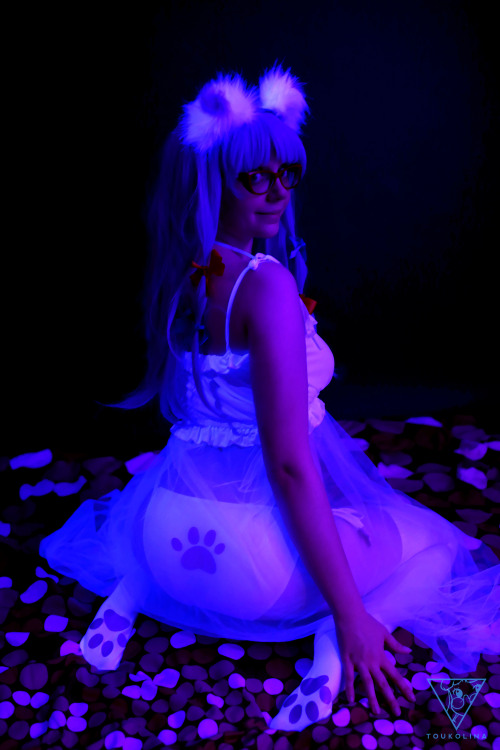 toukolina:  First part of pics with @marusera ^_^Cat lingerie Patchouli x Nightgown Alice Megratroid <3 Patchy - http://facebook.com/toukolinaAlice - https://www.facebook.com/marusera.cosplay/   Here’s the rest of that great blacklight Touhou cat