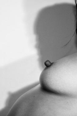 dianamsphotography:  “Nipple and shadow” Photographer