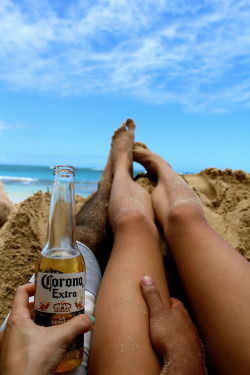 51-shades-of-clay:  Ugh Corona, beach, and a woman, would be