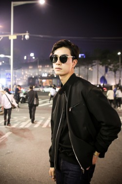 koreanmodel:    Street style: Lee Ho Yeon shot by Ahn Hong Je