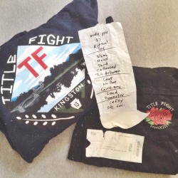 notscaredt0die:  my merch and set list and fucked up ticket from