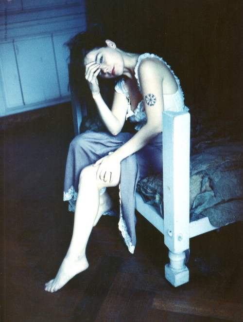 bjorkfr:Björk par Ellen von Unwerth (1993)nouvelle photo